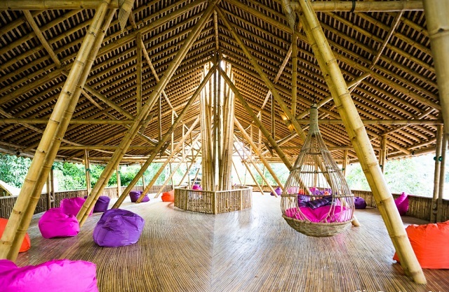 Kapal Bambu Restaurant